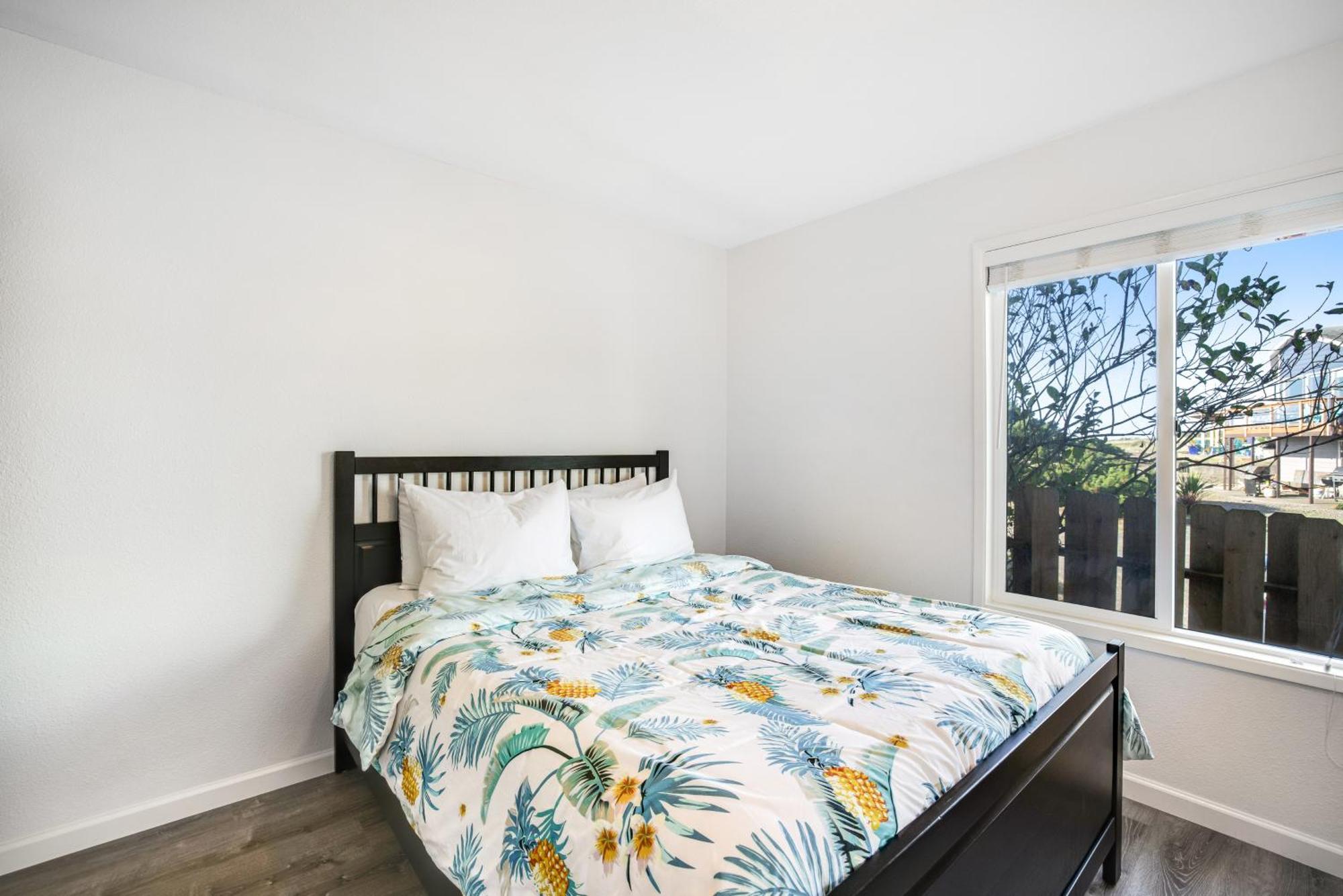 Paradise Beach Rockaway Beach Room photo