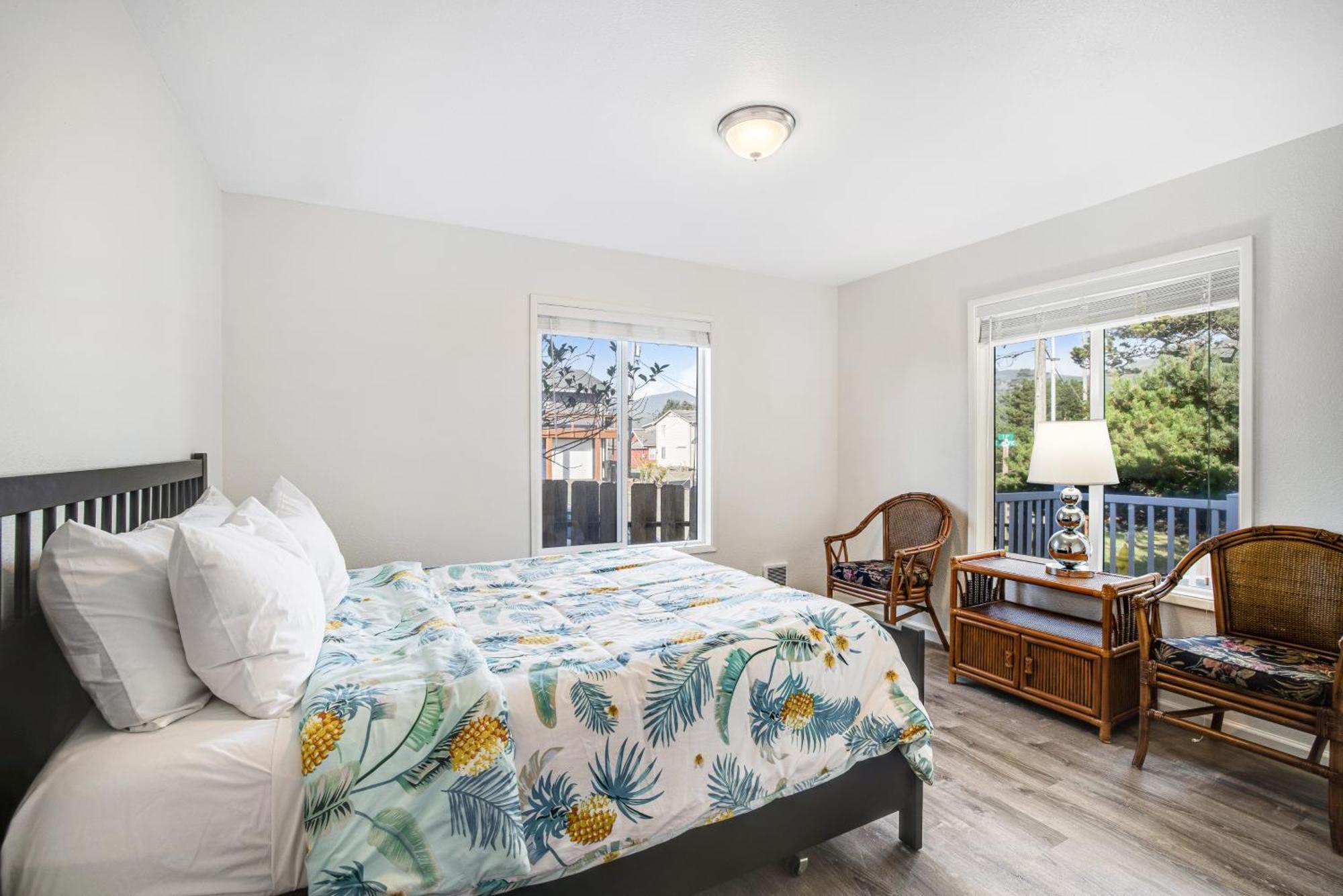 Paradise Beach Rockaway Beach Room photo
